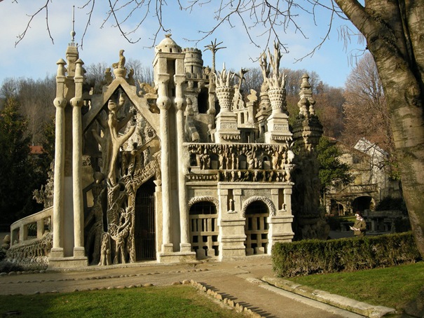 Ferdinand
              Cheval Palace